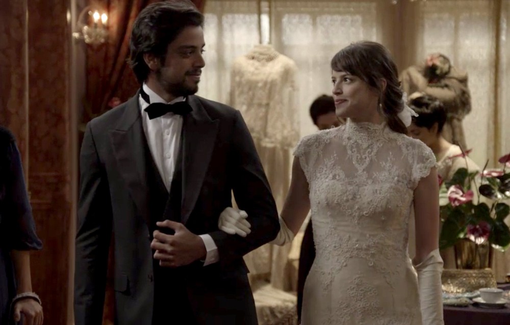 Ernesto e Ema, noivos, casarão em breve na novela Orgulho e Paixão (Foto: Divulgação)