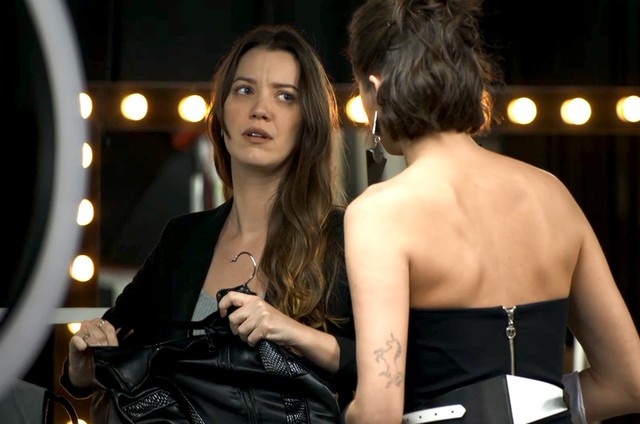 Fabiana e Josiane em cena da novela A Dona do Pedaço (Foto: Reprodução)