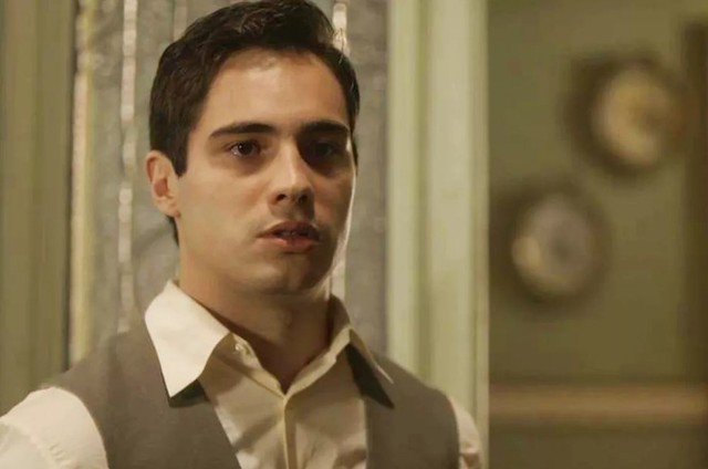 Carlos em cena da novela das 18h, Éramos Seis (Foto: Reprodução)