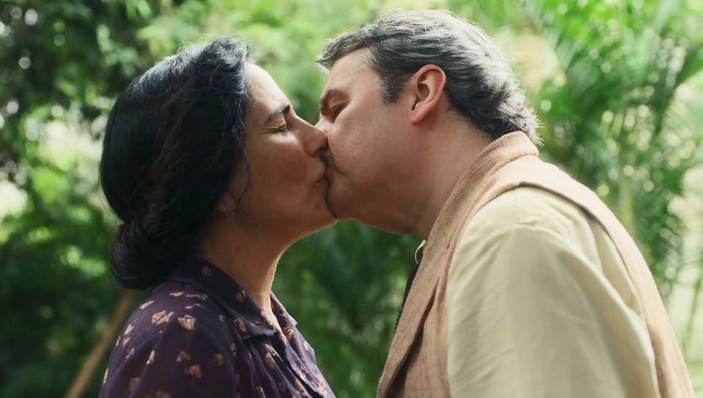 Lola e Afonso em cena da novela Éramos Seis, da Globo - Foto: Reprodução