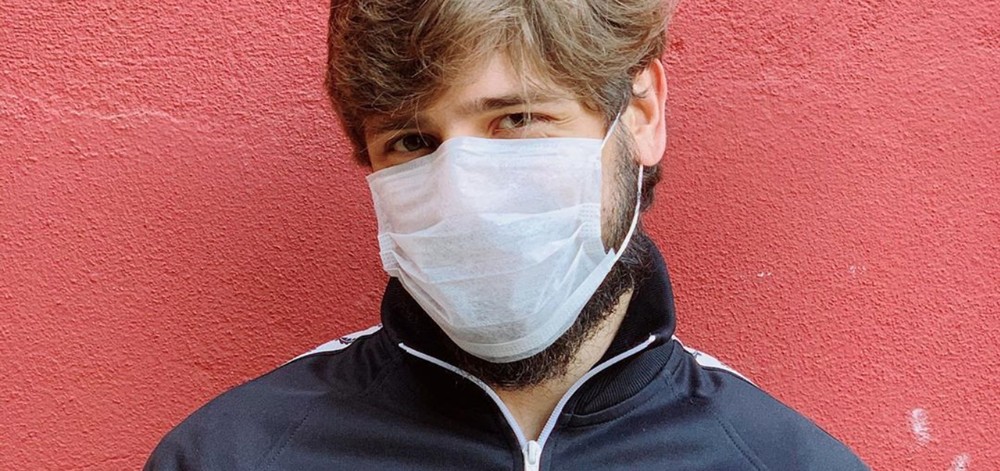 Daniel Rocha, ator de Totalmente Demais, está se protegendo contra Coronavírus