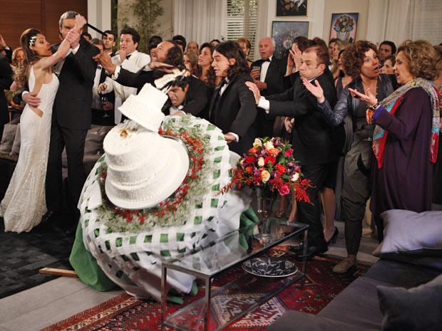 Antenor estraga festa de Tereza Cristina em Fina Estampa - Foto: Divulgação