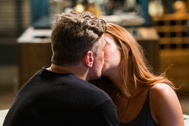 Arthur beija Eliza em Totalmente Demais - Foto: Reprodução