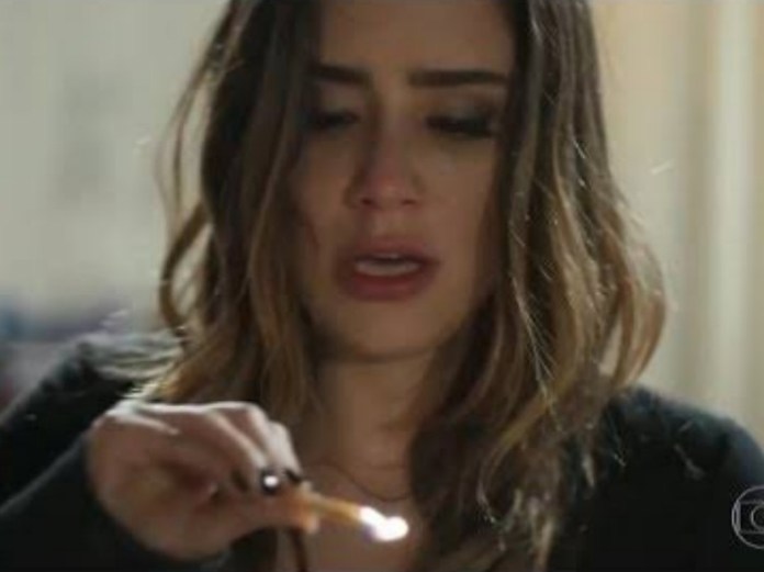 Em Haja Coração, Bruna morrerá após tentar matar Camila e Giovanni (Foto: Reprodução/ Globo)