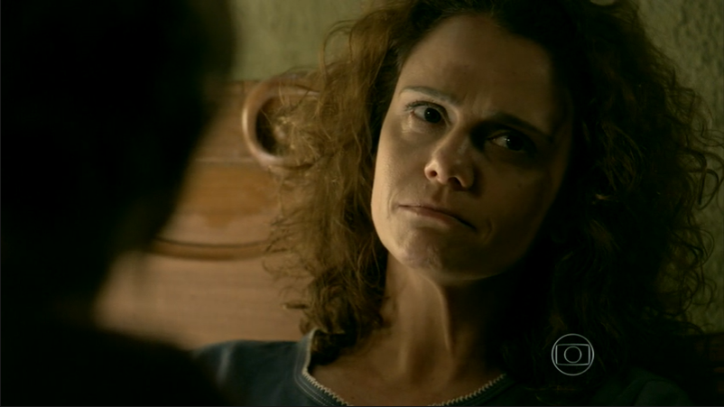 Cora não respeita desejo de Eliane antes da morte e conta segredo para Cristina em Império (Foto: Reprodução)