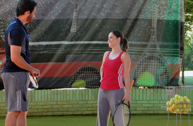Em A Vida da Gente, Ana e Lúcio irão ter aula de tênis juntos (Foto: Reprodução)