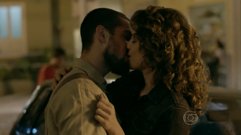 Em Império, Cristina e Vicente tem primeira noite de amor (Foto: Reprodução)