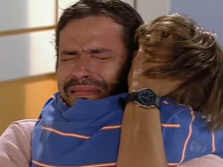 Felipe abraça Ricardo em Prova de Amor