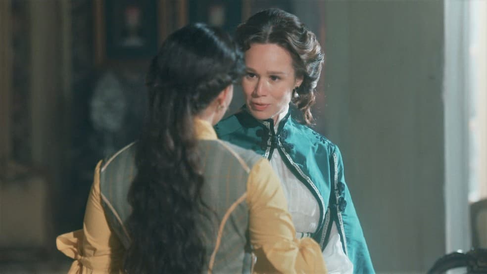 Luísa sentirá dores e chamará Pilar às pressas em Nos Tempos do Imperador (Foto: Reprodução)