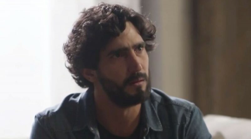 Tertulinho, personagem de Renato Góes, em cena da novela Mar do Sertão